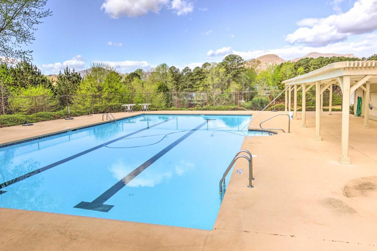 Lake Lure Studio With Private Balcony And Pool Access! Bagian luar foto